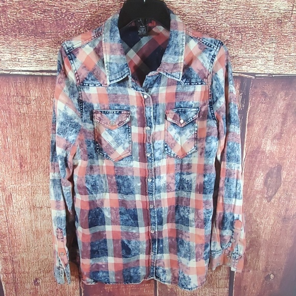 Justify Tops - Justify plaid tie dye shirt